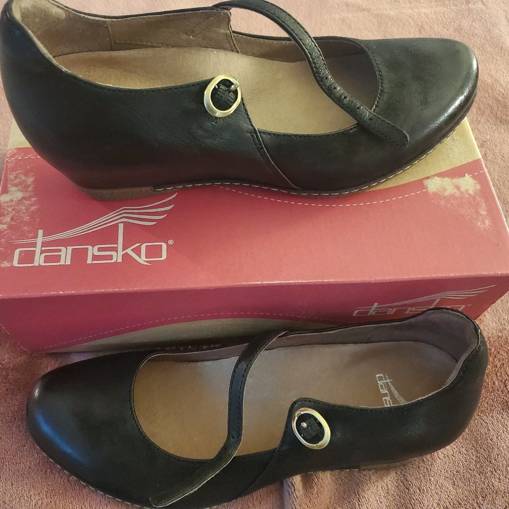 Dansko Women's Loralie Mary Jane Flat - NEW